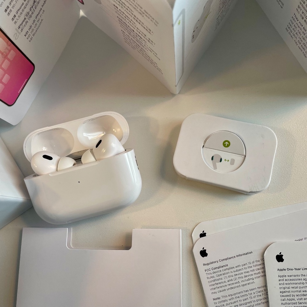 Airpods Pro 2nd Generation - Picture 3 of 4